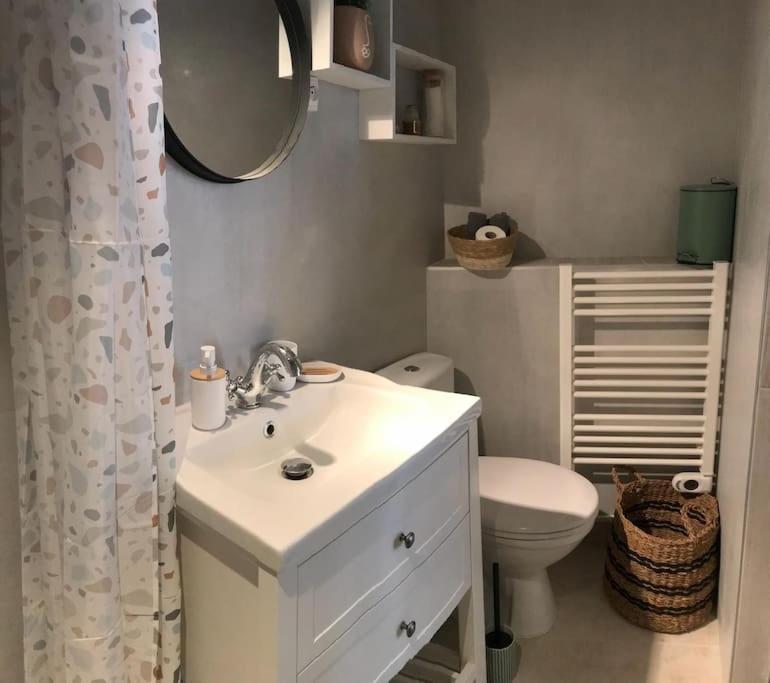 Lumineux Studio Sous Les Toits De Ментона Экстерьер фото